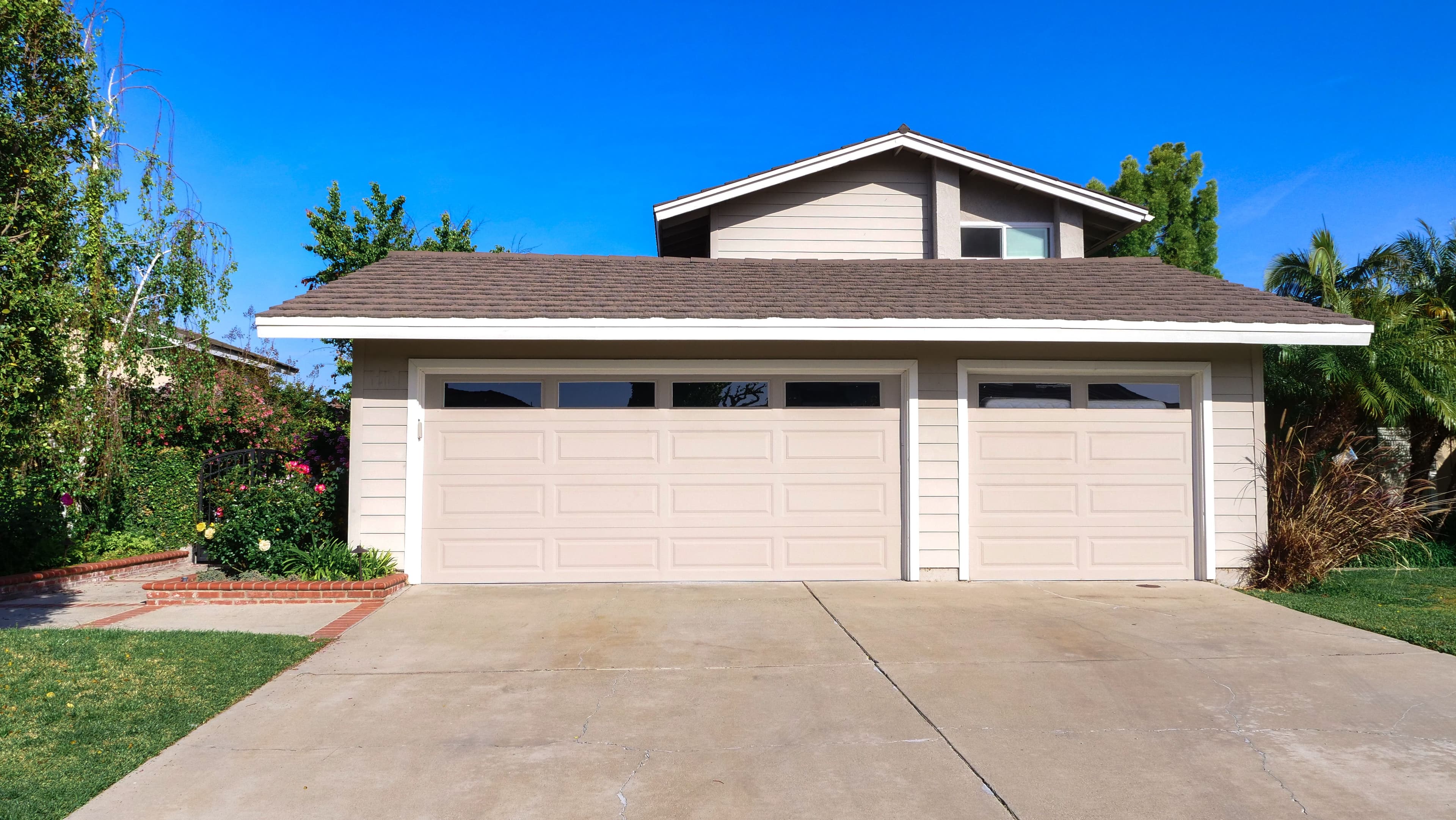 Florida home with garage doors